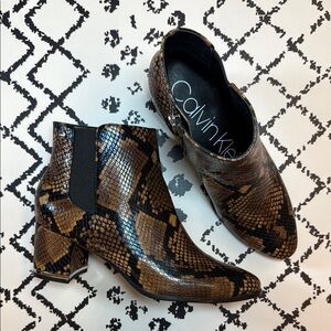Calvin Klein Brown & Black Snakeskin Women’s Ankle Boots - US Size 7 M - EUC